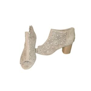 Dress Barn Kat cut out heeled booties size 9M